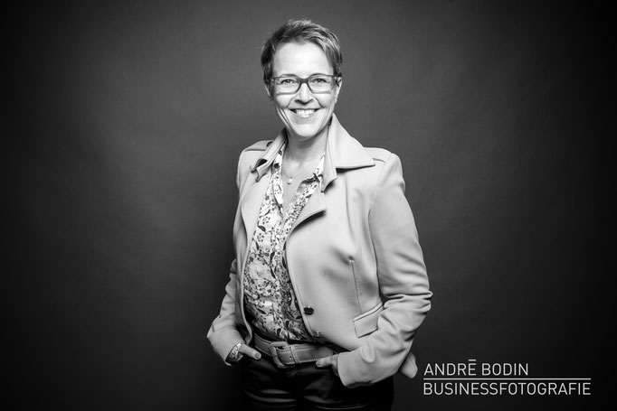 Businessfotografie: Geschäftsführerportrait bzw Charakterportraits für eine Coaching-Unternehmerin