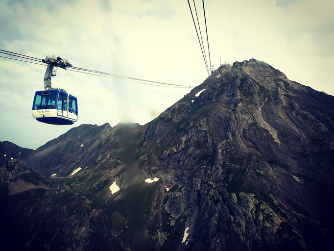 Le téléphérique un moyen de transport indispensable pour aller au Pic de Midi de Bigorre (2877m)