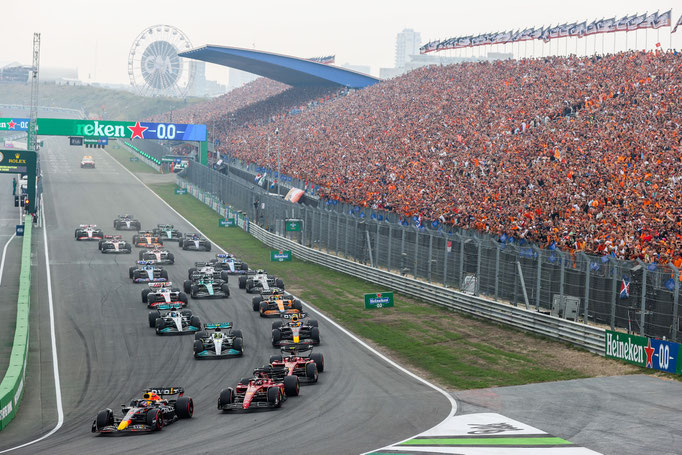 Grandstand Construction | F1 Heineken Dutch Grand Grand Prix. Copyright: Getty Images / Red Bull Content Pool