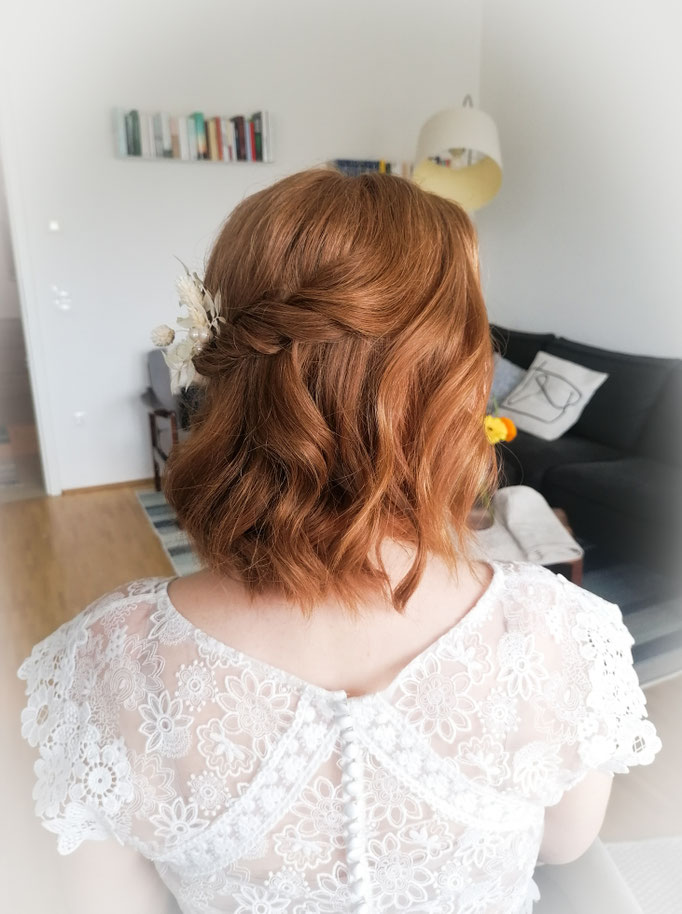 Frisur Braut Halfupdo Locken rote Haare Ginger - Mariposa Styling mit Stil Hochzeitsstyling Wien und Umgebung ©Mariposa