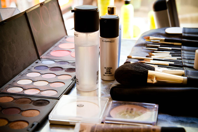 Getting ready Produkte Lidschatten - Mariposa Styling mit Stil Wien und Umgebung ©Aaron Jiang