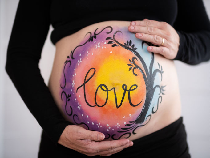 Babybauch Painting unisex Love Bunt - Mariposa Styling mit Stil Wien und Umgebung© Mariposa