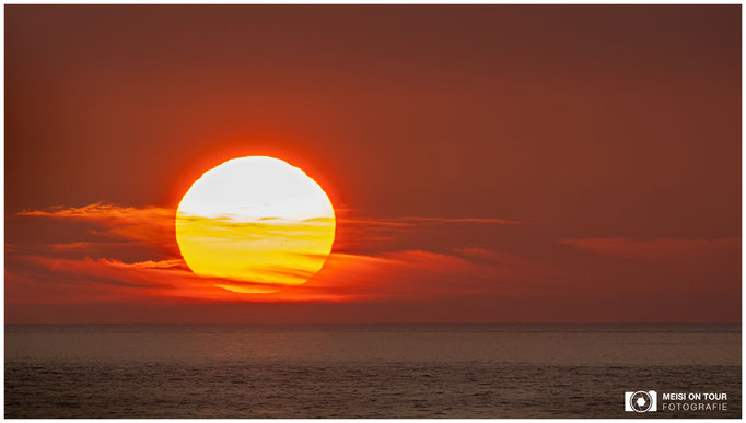 Sonnenaufgang Helgoland  |  Nikon Z9, NIKKOR Z 800 mm 1:6,3 VR S, ISO 100, 1/125s, f/14