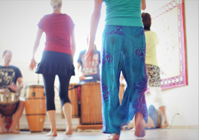 Afro Tanz & Yoga Stretching
