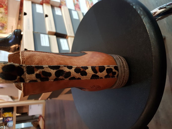 Lederschuh 129,-€