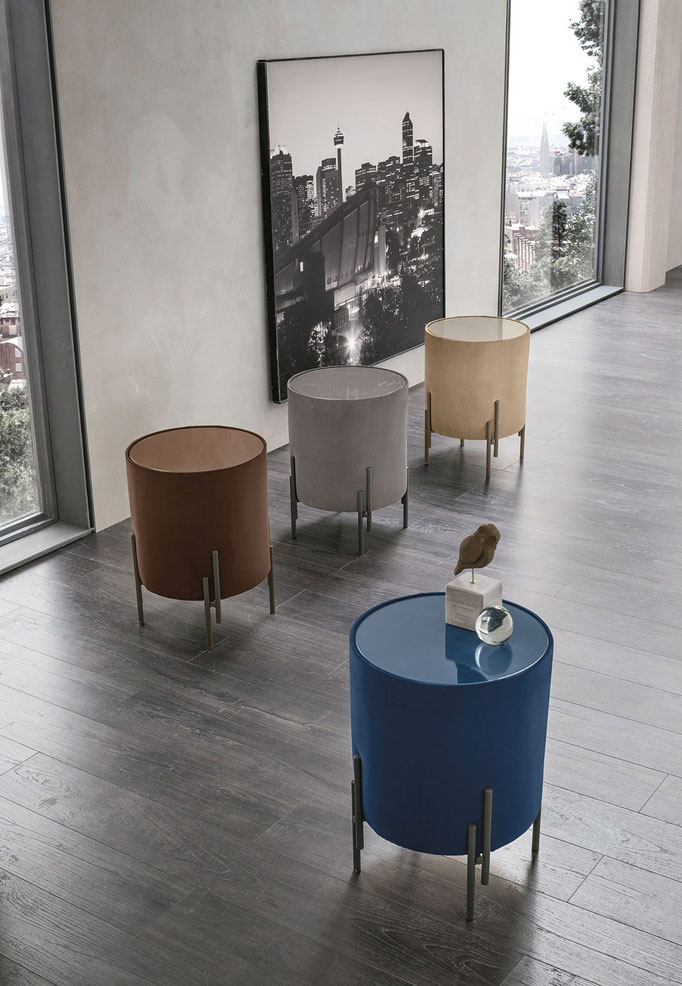 Pouf/Tavolino con piano in cristallo, rivestimento a scelta