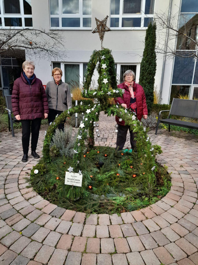 Weihnachtsbrunnen von der Frauen-Union Zirndorf