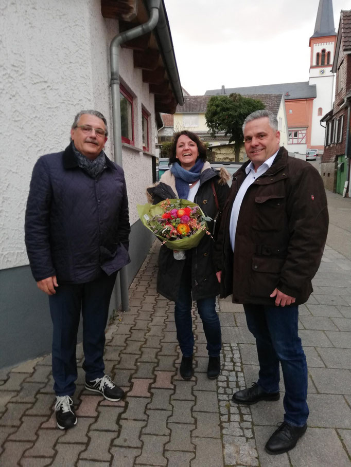 Zu einen der ersten Gratulanten gehörte der amtierende Landrat des Landkreises Darmstadt-Dieburg, Herr Schellhaas