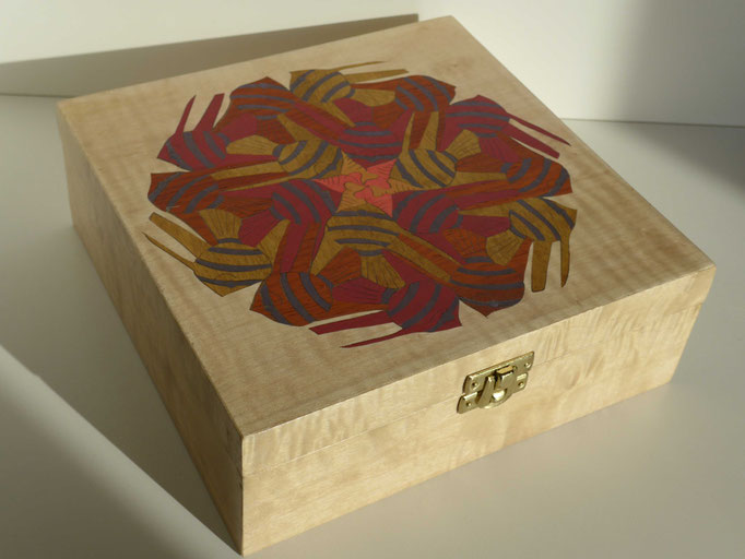 Boite aux poissons façon Echer  - marqueterie