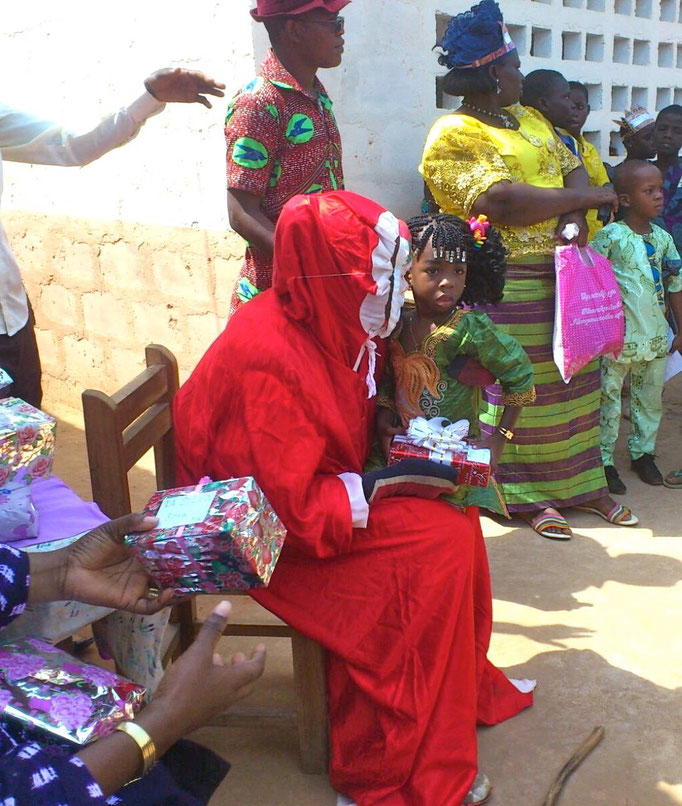 Weihnachtsfeier der Schule Pergame Plus in Bénin 2015 (© Pergame Plus)