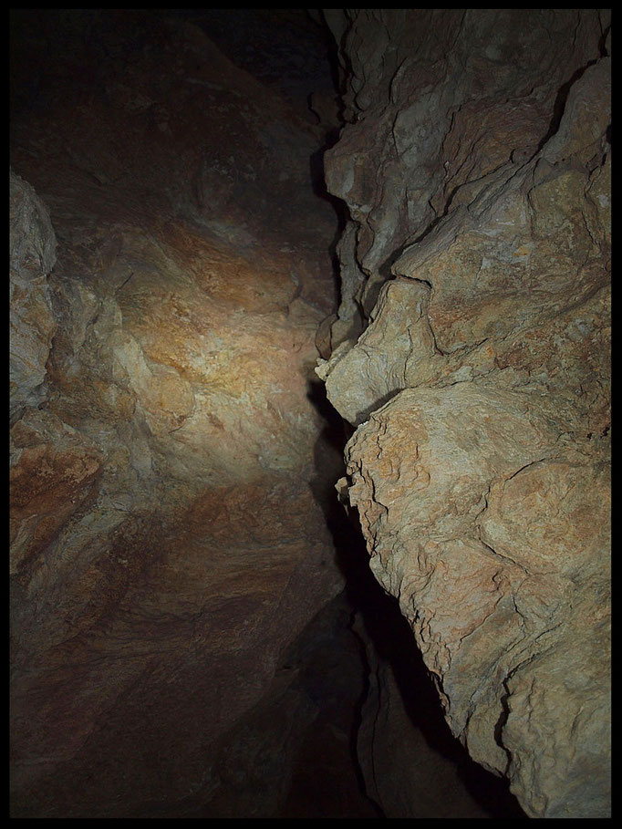 Grotta alla Cava Caverzasio: pozzo