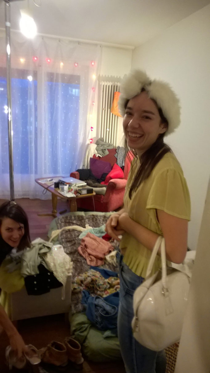 Kostümprobe für STRANGERS mit Ina Rohlfs 2014