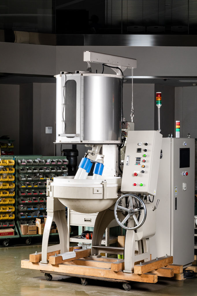 大型の石川式攪拌擂潰機