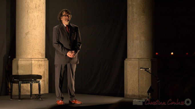 Jacques Hubert, Président des Estivales de musique en Médoc. Thibaut Cauvin aux Estivales de musique en Médoc, Château Lafite Rothschild, Pauillac, 15 janvier 2015. Reproduction interdite - Tous droits réservés © Christian Coulais