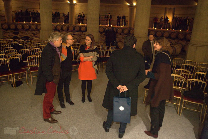 Christophe Salin, D.G. du Goupe Domaines Barons de Rothschild (Lafite), Philippe Cauvin, guitariste, Alessia Amighetti, responsable Communication du Groupe, Château Lafite Rothschild, Pauillac, 15 janvier 2015. Reproduction interdite - © Christian Coulais