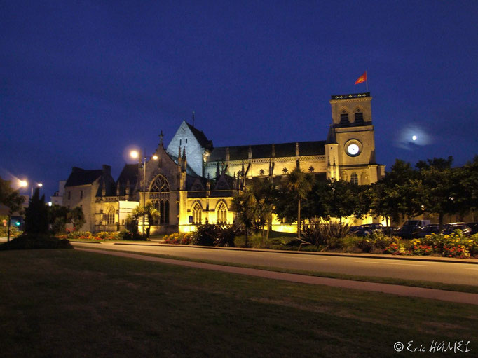 Basilique Sainte-Trinité de nuit