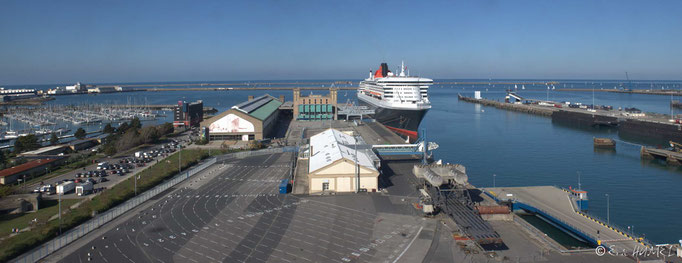 Le Queen Mary 2 en escale à Cherbourg