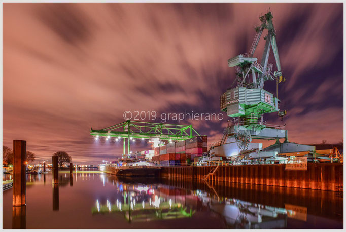 Gernsheim Containerhafen bei Nacht
