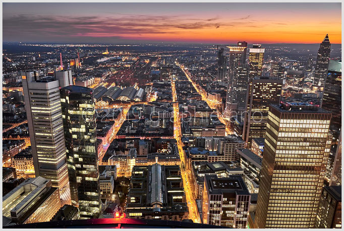 Frankfurt Skyline bei Nacht