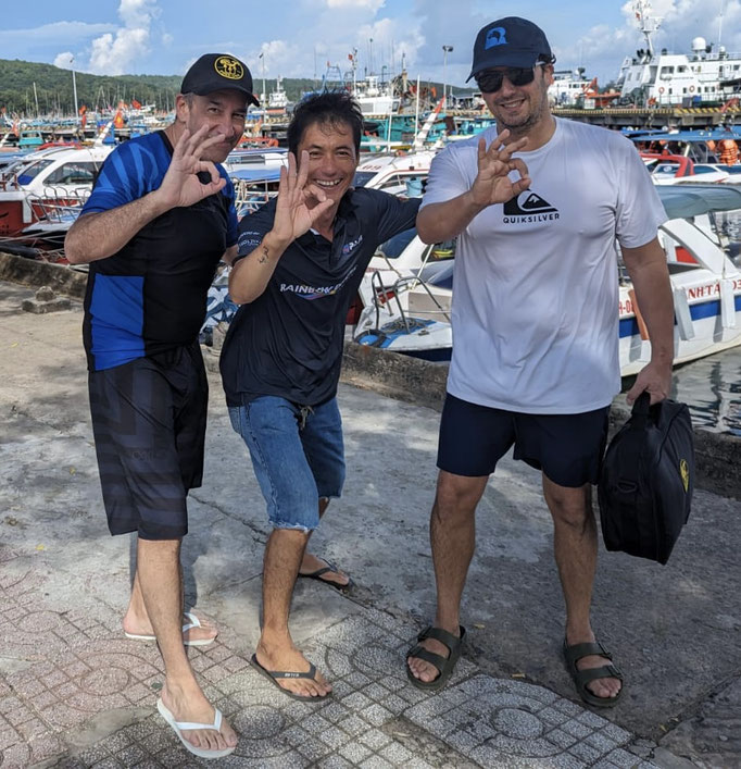 3 Scuba Divers getting ready to boar dive boat in Phu Quoc corals and marine life | Rainbow Divers Vietnam PADI Dive Center Phu Quoc 