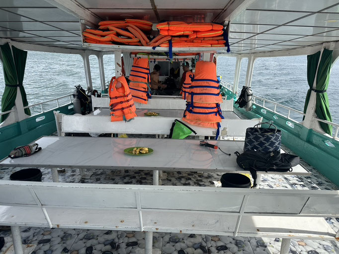 Dive boat in Phu Quoc Vietnam| Rainbow Divers Vietnam PADI Dive Center Phu Quoc 