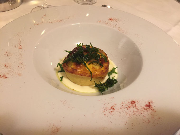Gemüsetörtchen auf Mascqarponesauce und Rucola