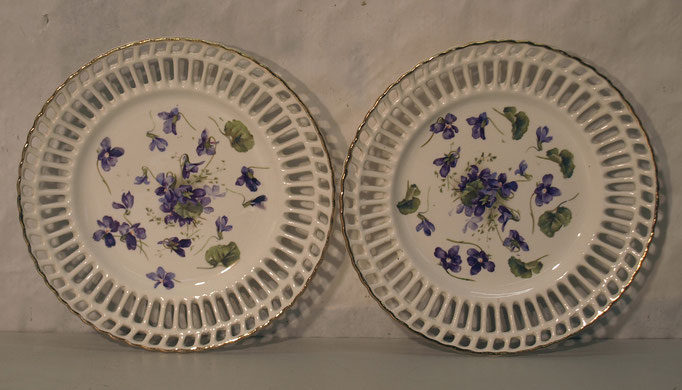 4170/ 2 Keramikteller "Veilchen" ~1900, Marke, Ø 17cm, EUR 48,-