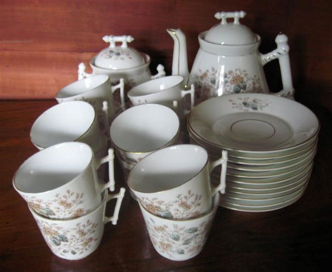 2586/Kaffee-Service ~1900, o. Marke, 25 Teile, Abplatzer, EUR 35,-