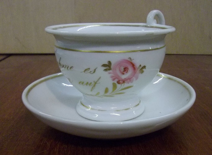 3298/Tasse "Nehme es gütig auf" ~ 1820, o.Marke, H 7 cm, EUR 24,-