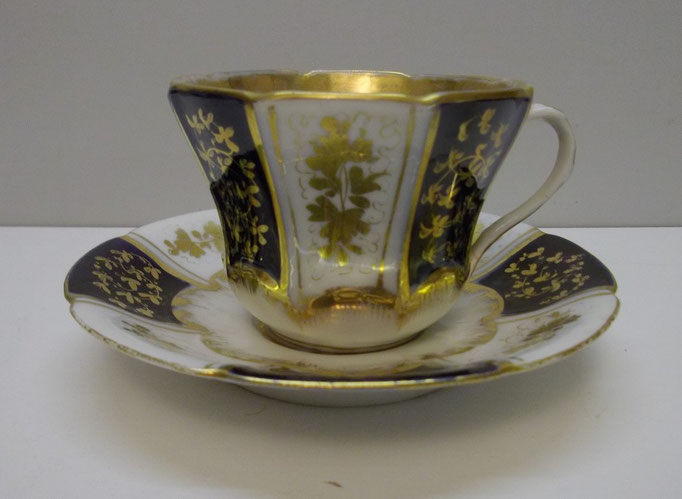 3499/Tasse ~ 1900, handgemalt, o.Marke, H 7cm, EUR 24,-