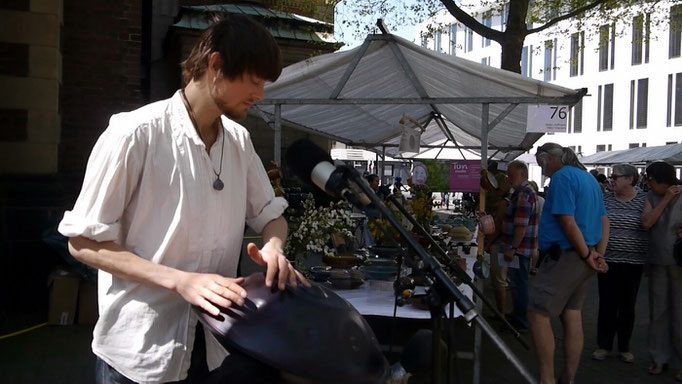 Busking on a pottery market in Krefeld, Germany