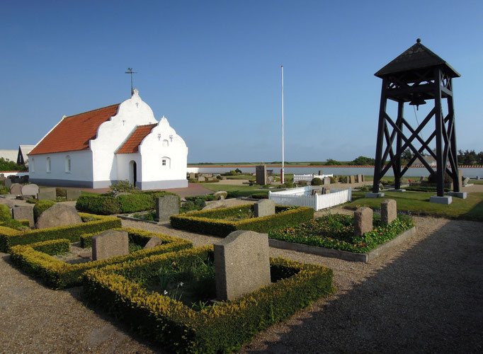 Alte Kirche und Friedhof auf Mandø. Foto: C. Schumann