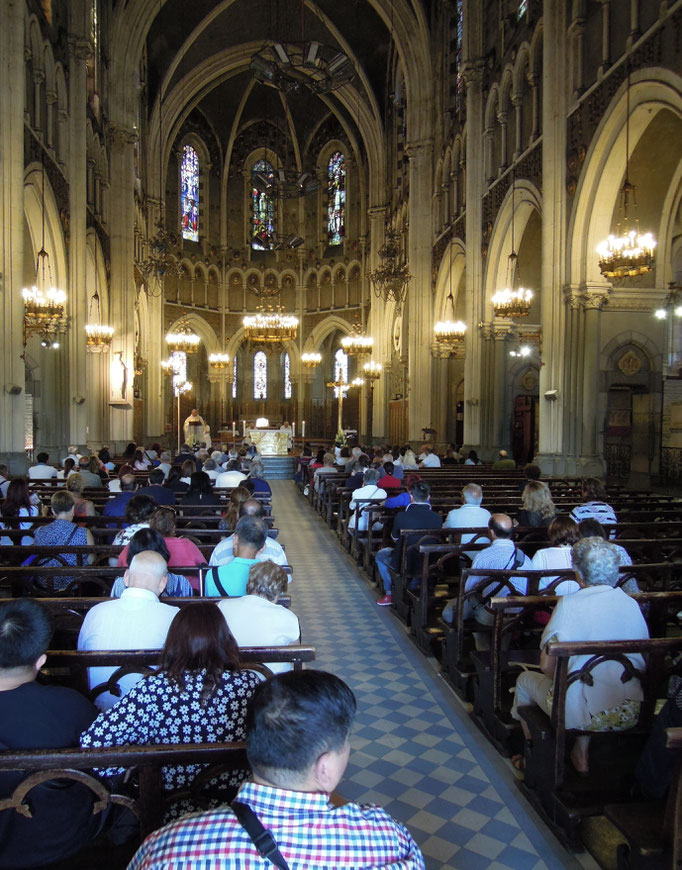 Im Innern der Basilika Mariä Empfängnis.