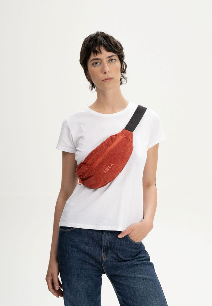 Bhavin_corduroy-hip-bag__brick_01 Melawear