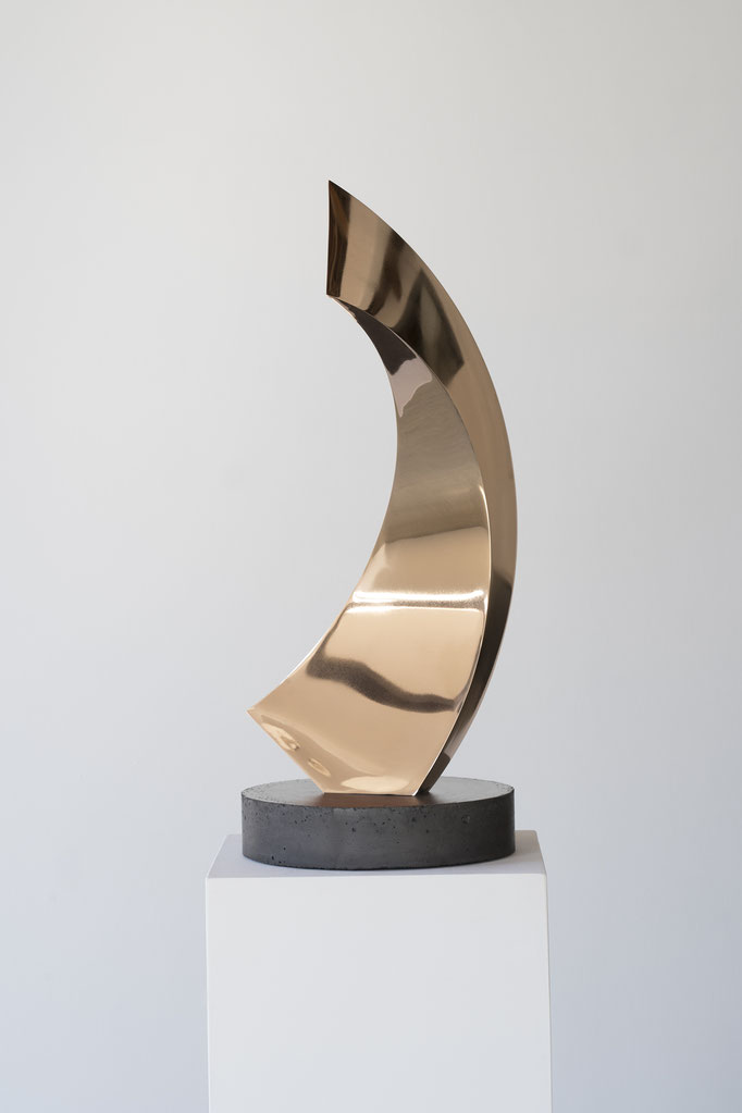 Bronzene Figuration, 2022, Bronze, 65 x 29 x 29 cm