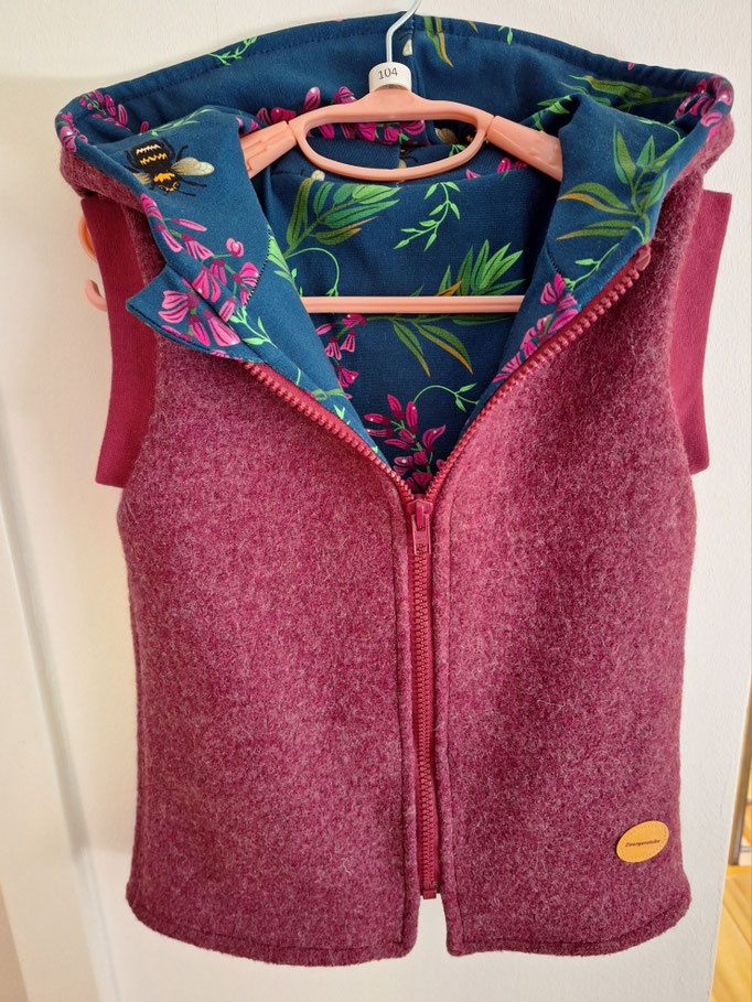 Weste aus Wollwalk, bordeaux, gefüttert mit French Terry "Bumblebee", Größe 104 leider schon verkauft, Bestellung in Wunschgröße möglich, Preis ab 60,00 €    Artikel-Nr. 31015