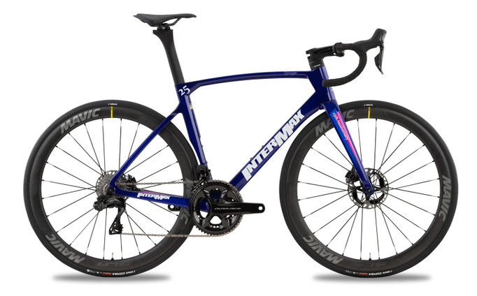 InterMax 25　サイズ：M   830g(Mサイズ・フレーム)、404g(フォーク)  SHIMANNO DURA-ACE Di2  MAVIC COSMIC SLR 45 DISC スペシャルロゴ　1,386,000(税込）