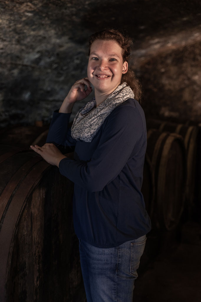 Anna lässt unser Gästehaus glänzen, als wäre sie mit einem Zauberstab unterwegs – aber ohne große Show, einfach mit Herz und Hingabe! Mit einer Portion Charme sorgt sie für heimeliges Wohlbefinden unserer Gäste.