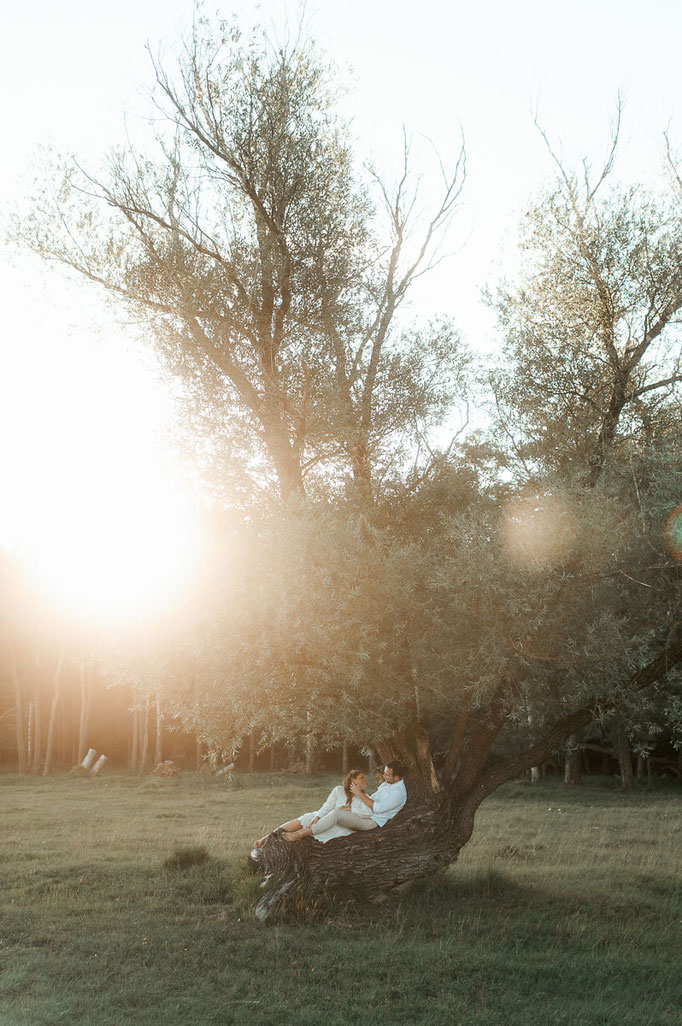 Verlobungshooting auf einer Heide bei München
