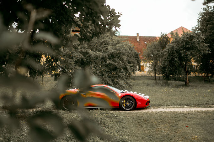 Ferrari als Hochzeitsauto 