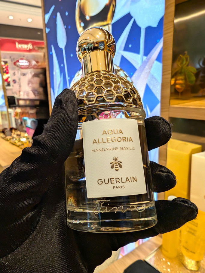 Bespoke Perfum bottle engraving for customization in Frankfurt