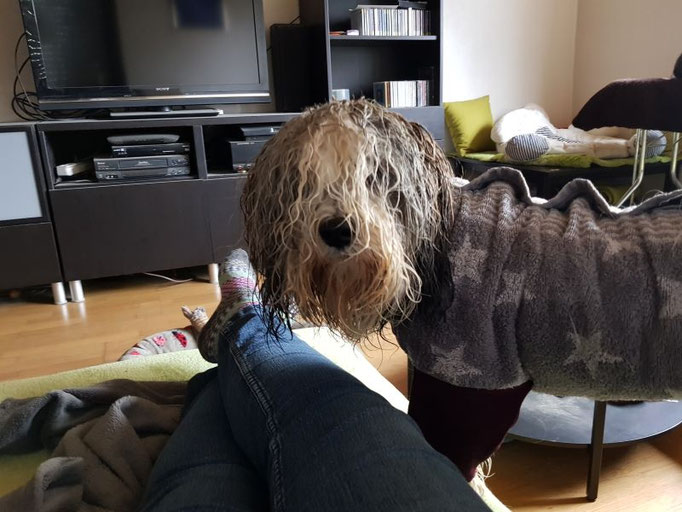 Enkelin Han-na musste baden - vor lauter Unterwolle jede Woche...