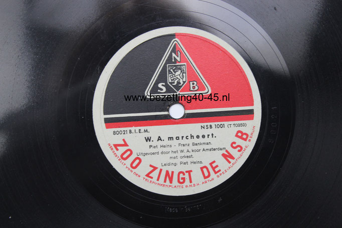 NSB grammofoonplaat " WA Marcheert " uitgave 1001 - 80021 B.I.E.M. (T70359)  Piet Heins - Franz Bankman.  Uitgevoerd door het W.A. Koor Amsterdam met orkest onder leiding van Piet Heins.