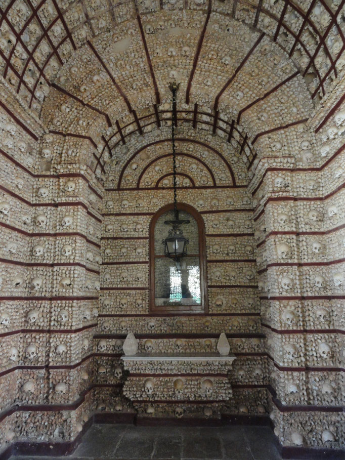Faro - Capela dos Ossos and Igreja do Carmo