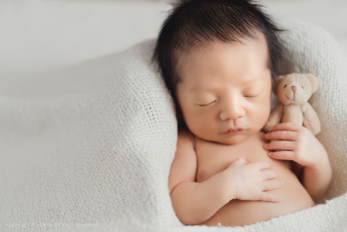 絶賛 京都 滋賀で赤ちゃんのかわいいニューボーンフォト 新生児写真を残すならmpm 自然な写真が残せるスタジオ京都 滋賀