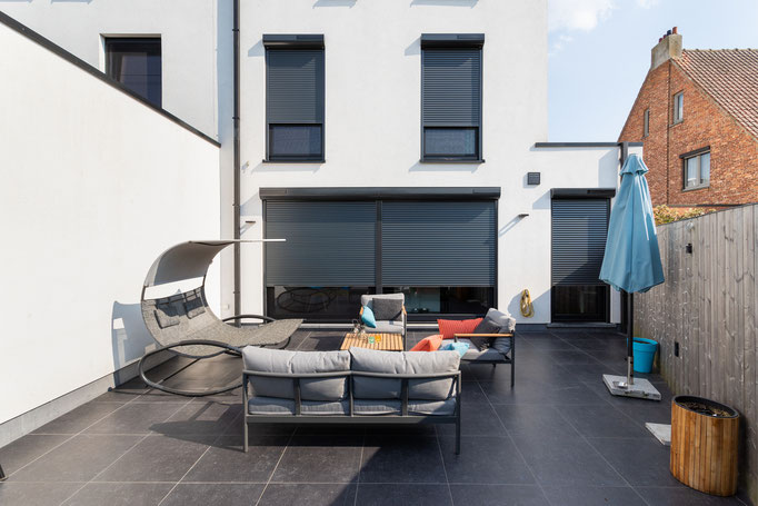Volets Roulants électrique, solaire, aluminium  2023-2024 sur mesure en rénovation de chez Altiva Pro Menuisier Six-Fours-Les-Plages 83140 