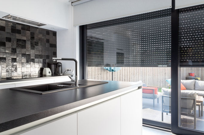 Volets Roulants: électrique 2023-2024 sur mesure en rénovation de chez Altiva Pro Menuisier Ollioules 83190