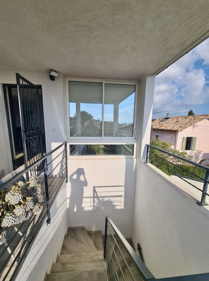 Baie vitrée coulissante : en aluminium Juin 2024 sur mesure de chez Altiva Pro Menuisier à Bandol 83150