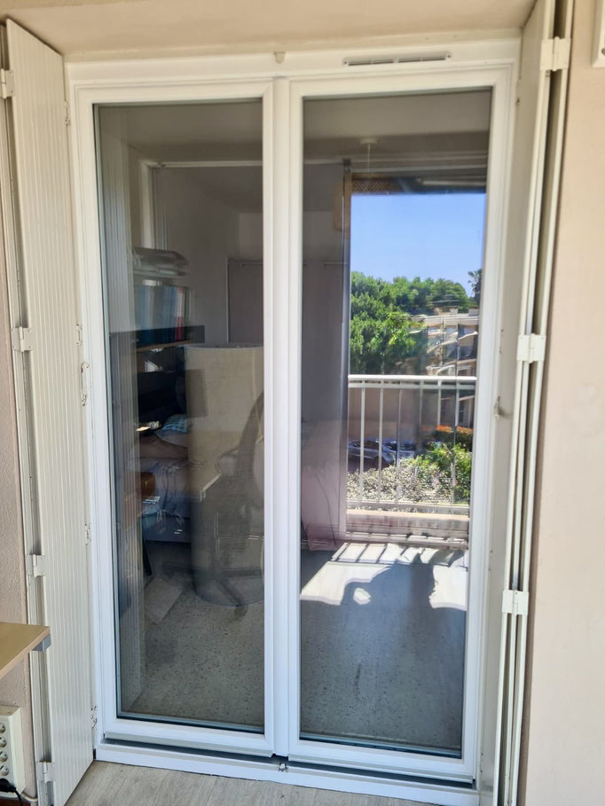 Porte fenêtre : en aluminium Mai 2025 sur mesure de chez Altiva Pro Menuisier à Toulon