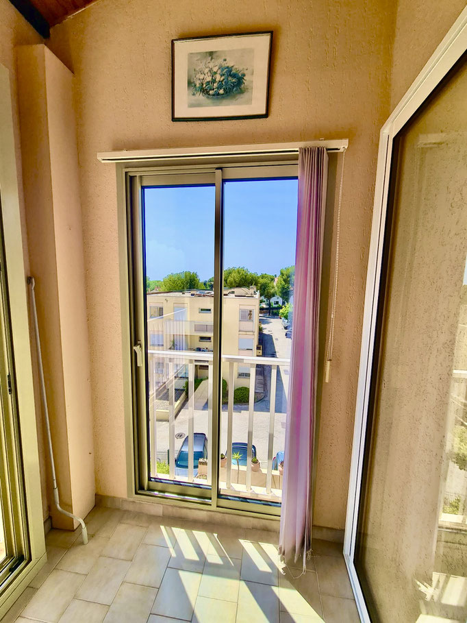 Baie vitrée coulissante : en aluminium Juin 2024 sur mesure de chez Altiva Pro Menuisier à Bandol 83150